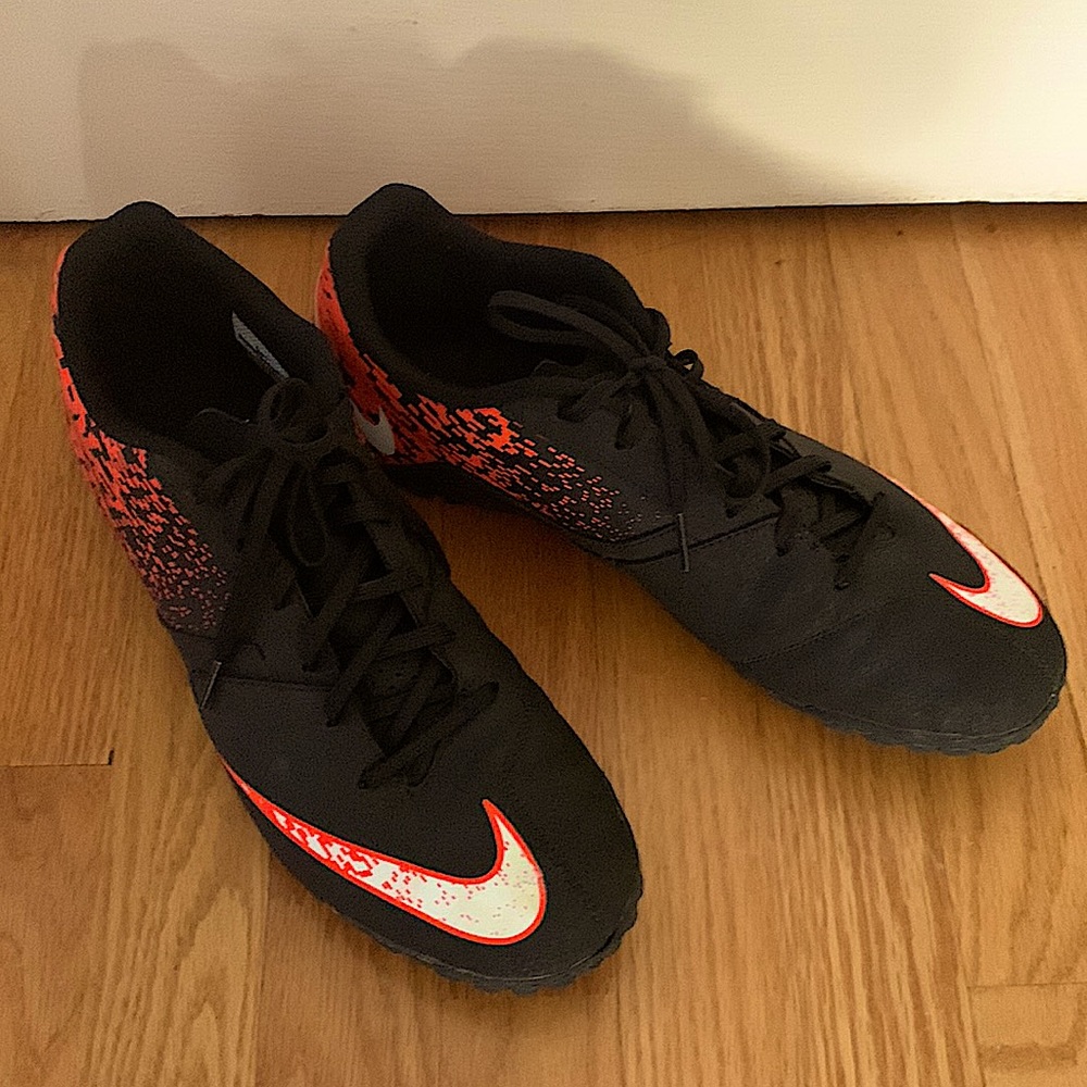 Nike mens turf shoes/indoor cleats sz 11.5
